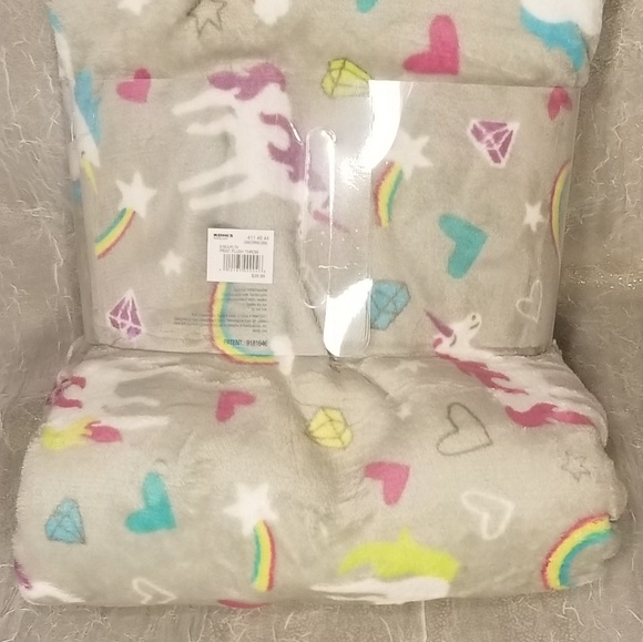 LAST ONE Big One Super Soft Plush Throw Unicorn - Picture 4 of 6